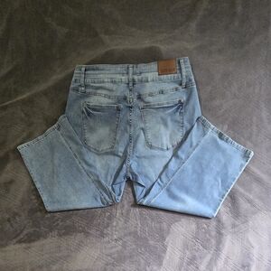 VGUC Judy Blue Women's Light Blue Size 18W Women's Crop Jeans :)